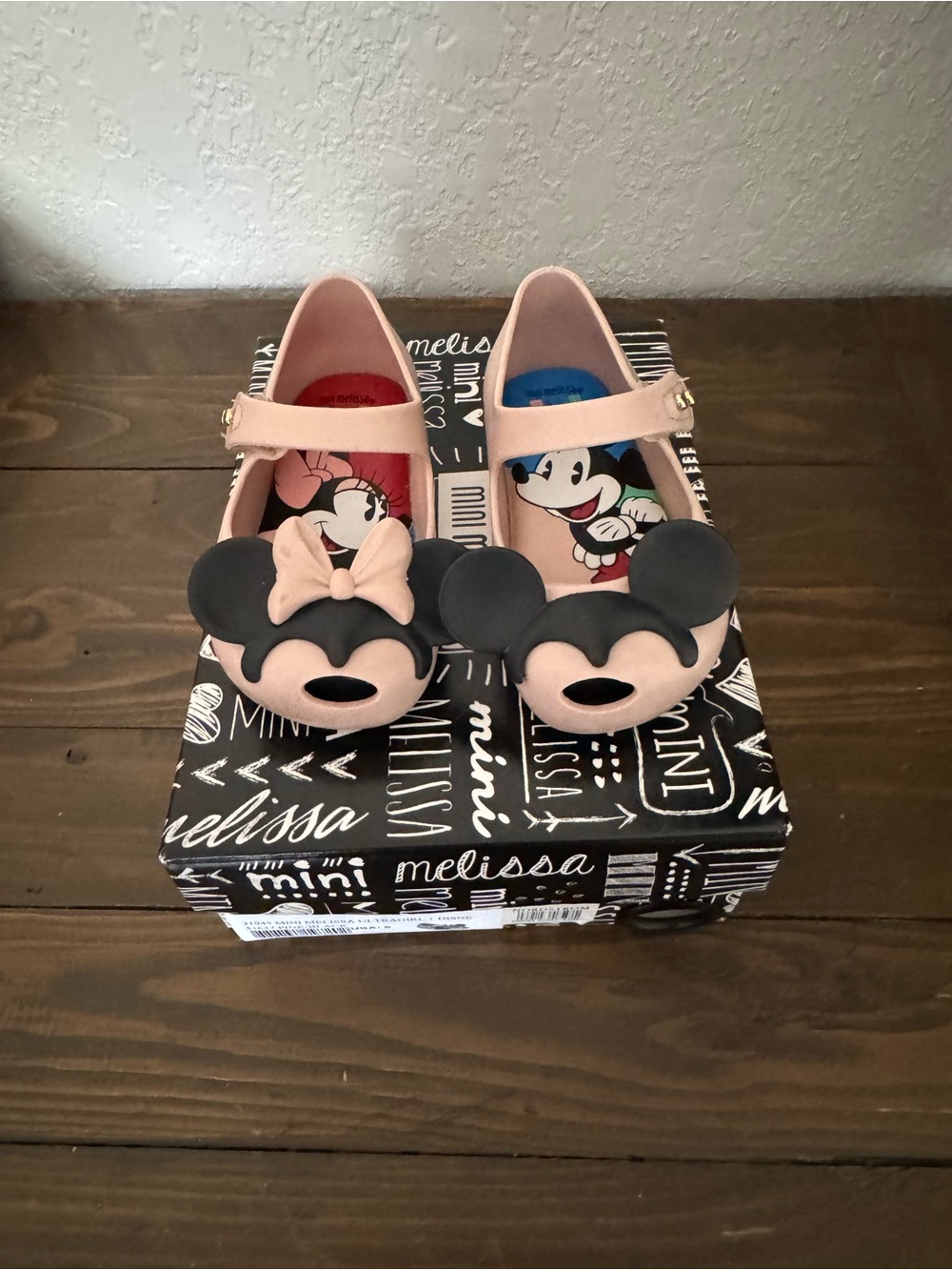 Melissa Girls' Pink Minnie Mary Jane Shoes with Bow Details